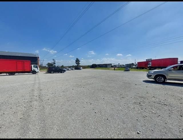 5,891M² SHOWROOM FOR SALE IN APEX